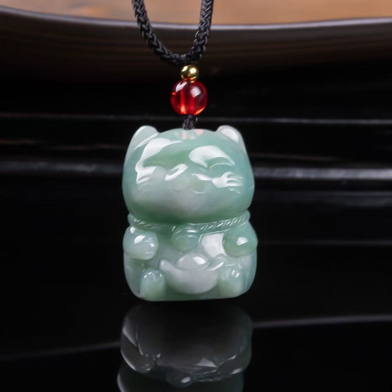 Necklaces - Liontin Kucing Keberuntungan dari Giok Zamrud