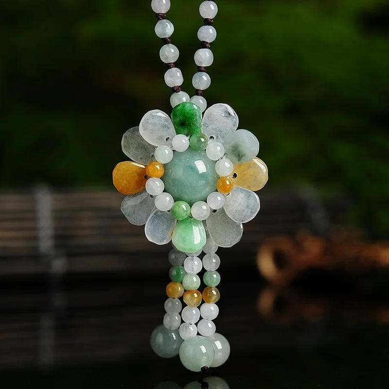 Necklaces - Liontin Bunga Matahari Giok Burma Bersertifikat