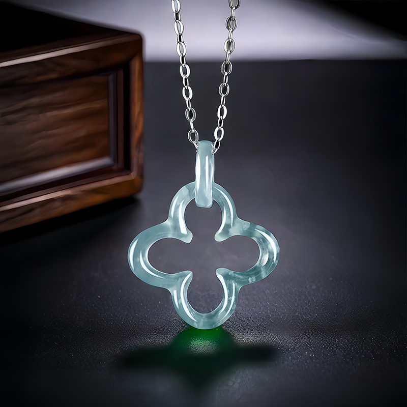 Necklaces - Biru Myanmar Jadeite empat daun semanggi