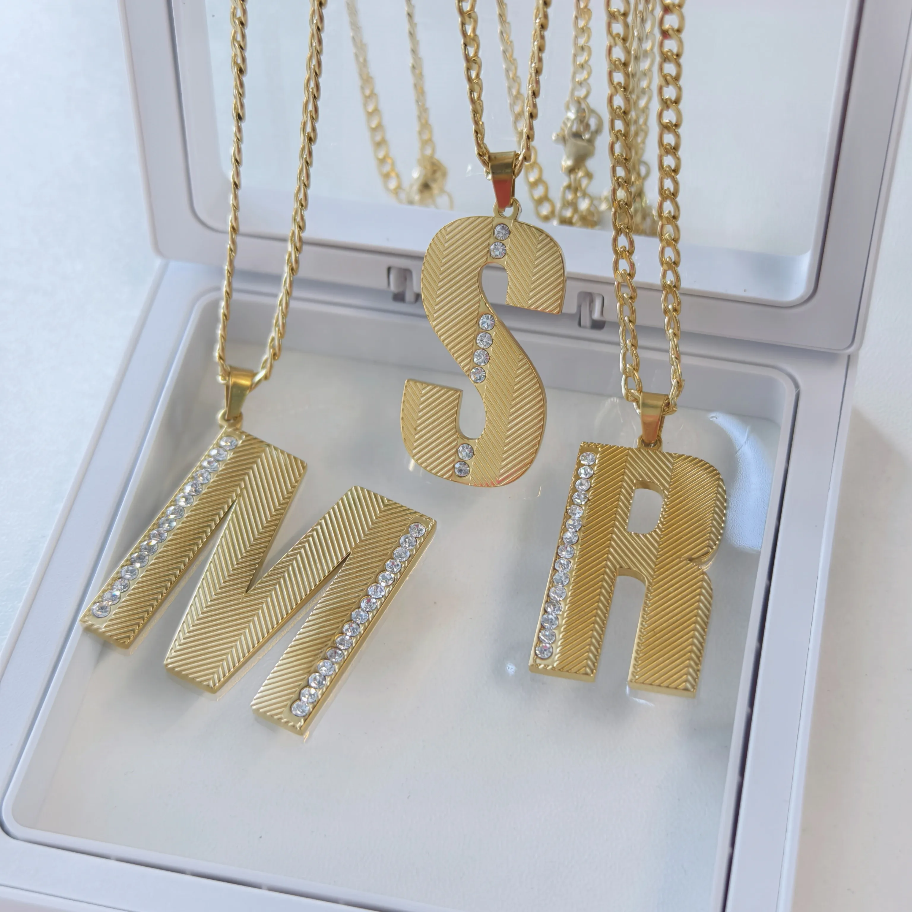 Kalung Minimalis Huruf Inisial - Initial Letter Necklace 18K Gold ulasan dan harga